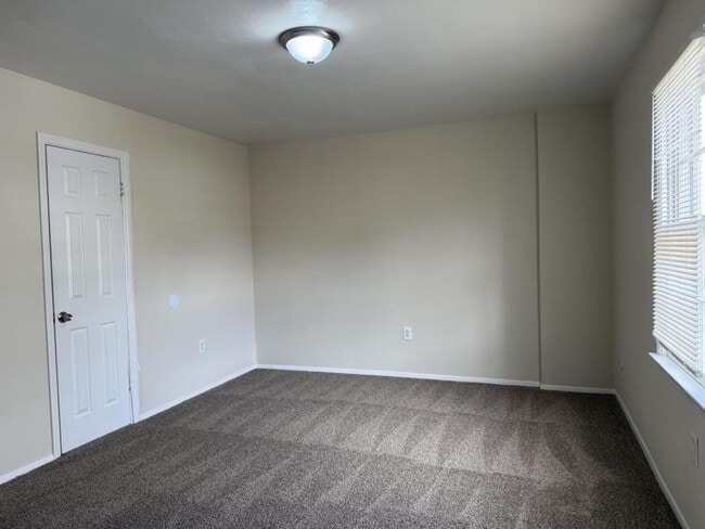 Building Photo - 6621 Stoney Point S