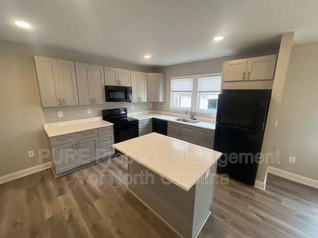 Building Photo - 3355 E Ridge Rd