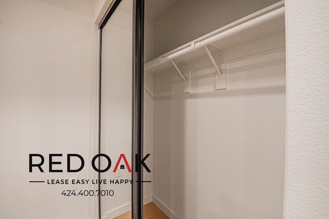 Building Photo - 856 S Gramercy Dr