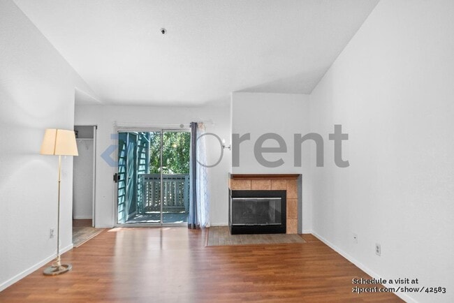 Building Photo - 714 Waterford Pl