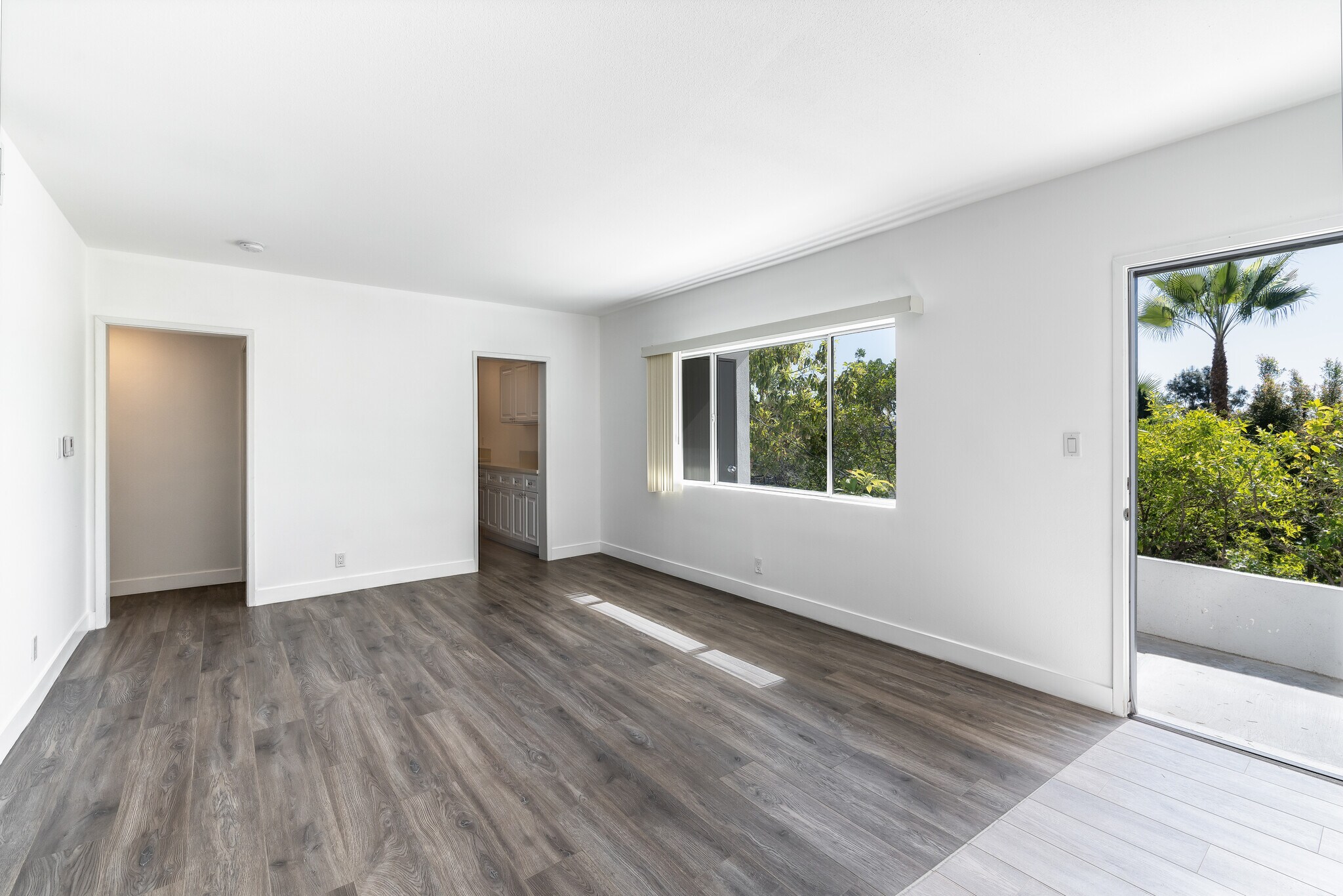 living room - 1724 1/2 Rotary Dr