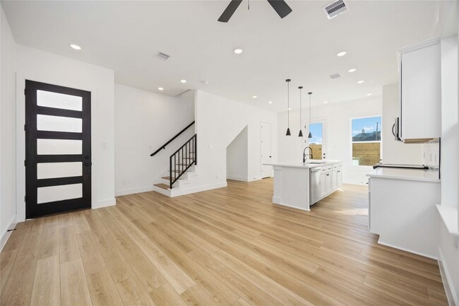 Building Photo - 1466 Ferguson Way