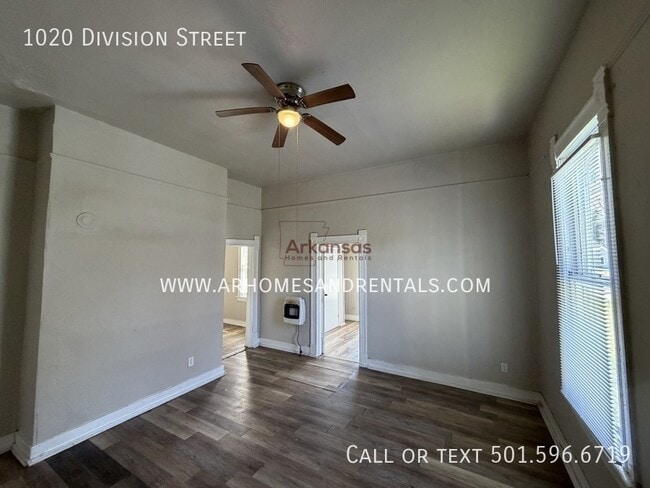 Building Photo - 1020 Division St