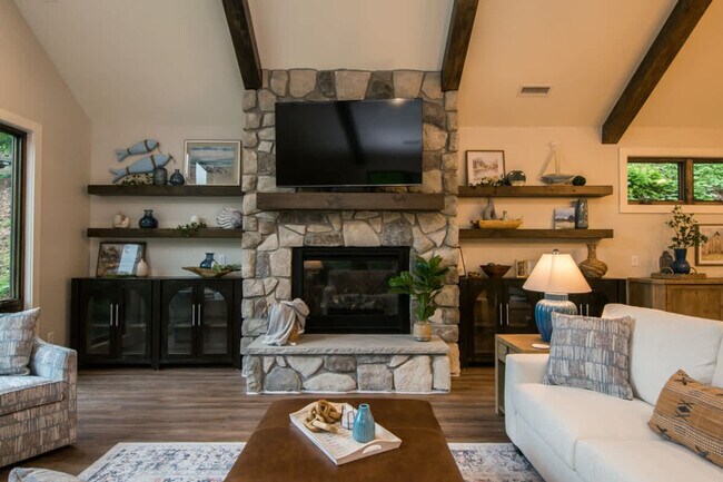 Building Photo - 159 Deerwood Dr