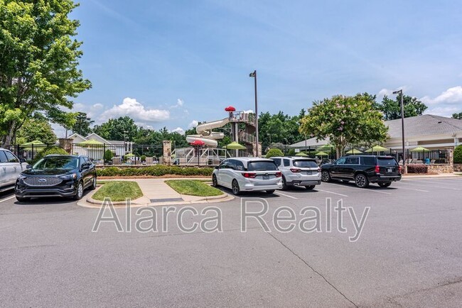 Building Photo - 1016 Ridgehaven Rd