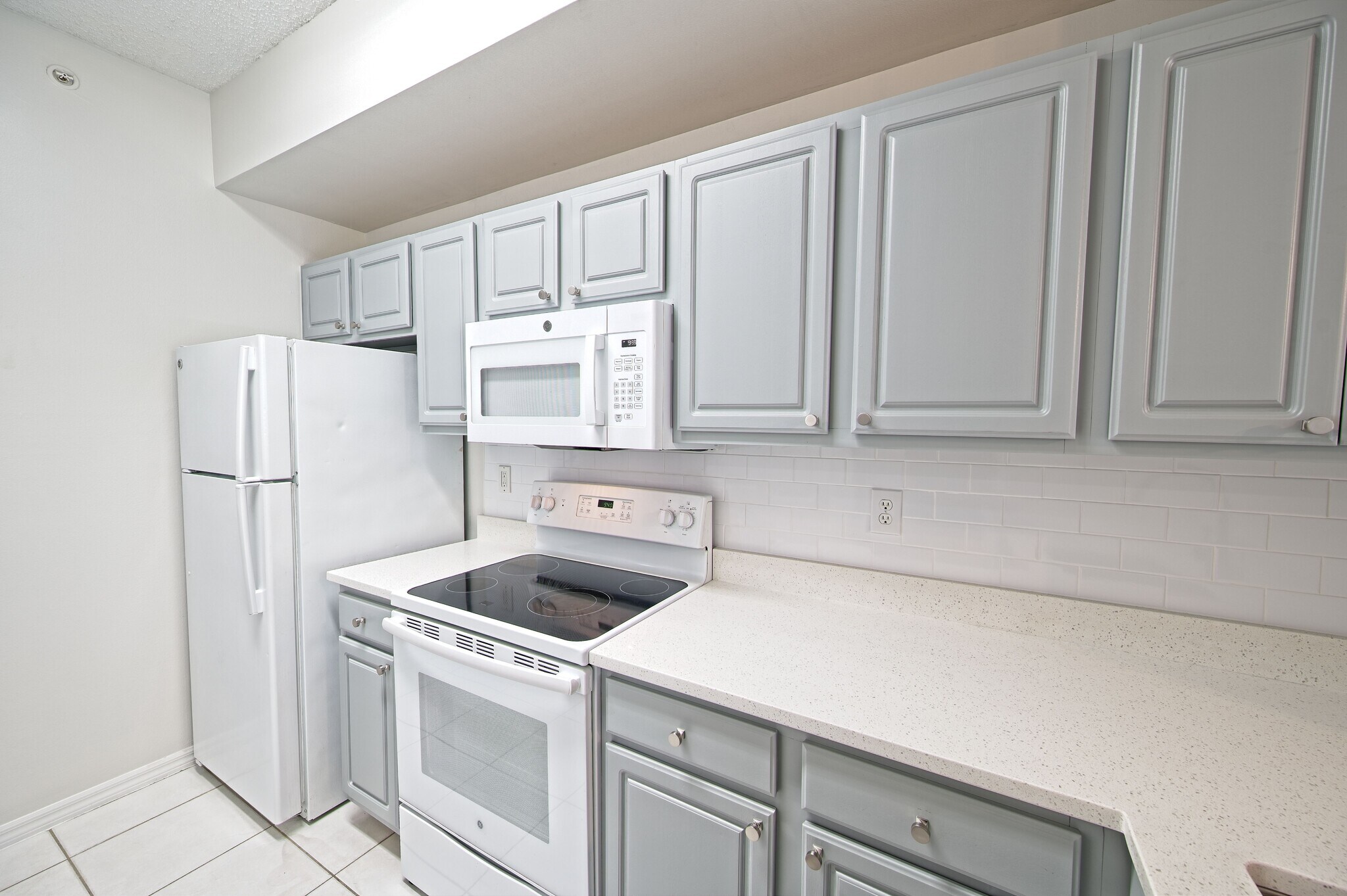 Kitchen - 5701 Bentgrass Dr