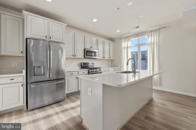 Building Photo - 1010 Ribbon Limestone Terrace SE