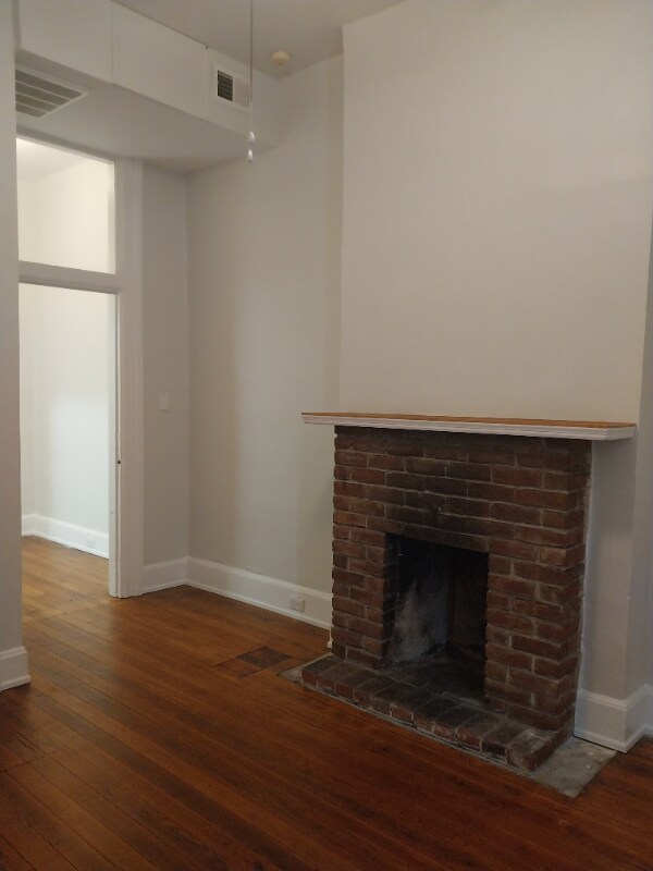Building Photo - 309 E 13th St