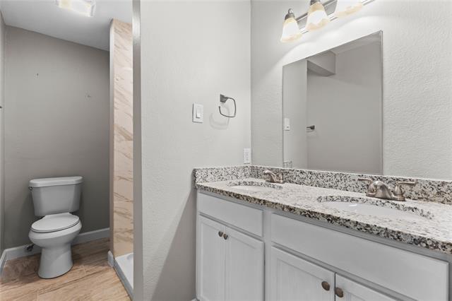 Building Photo - 10325 Fern Dr