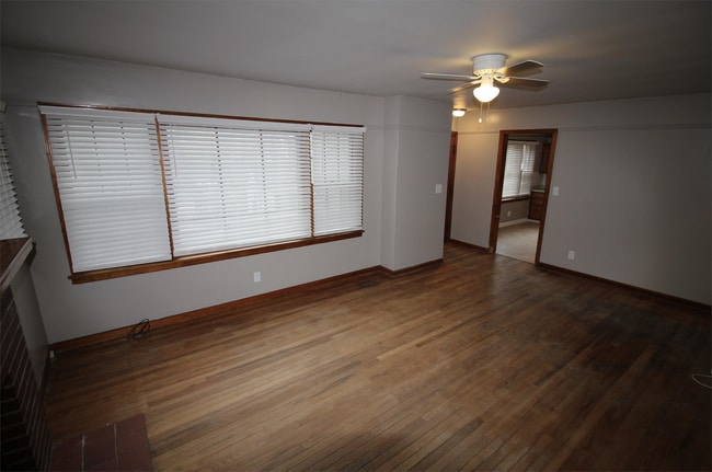 Building Photo - 336 Murrell St