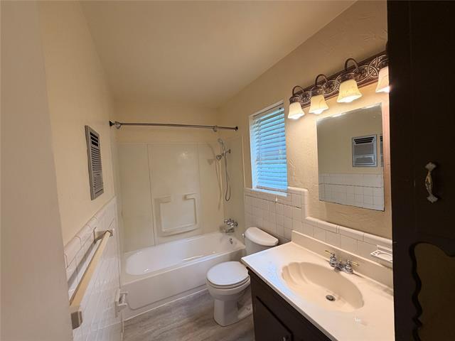 Building Photo - 1416 Norwood Dr