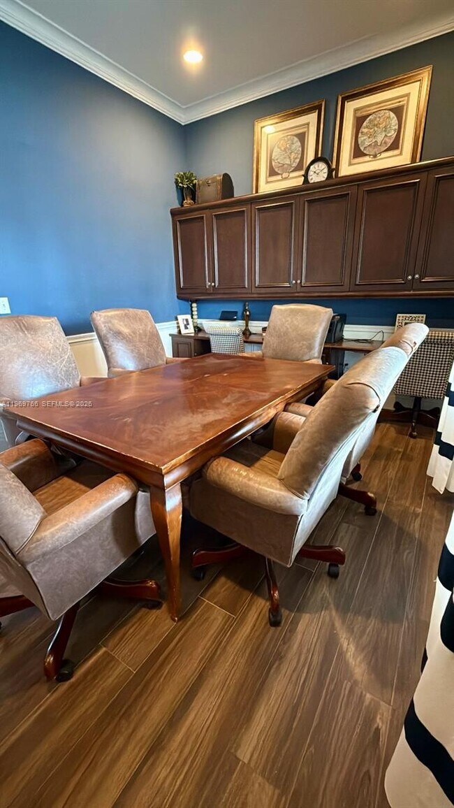 Building Photo - 6831 SW 44th St