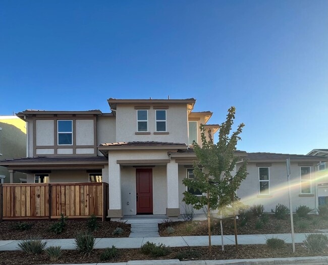 Primary Photo - GORGEOUS 4 BED/3BATH IN BRENTWOOD SAVE $10...