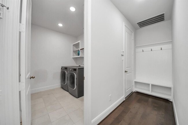 Building Photo - 14827 Vista Chase Trl