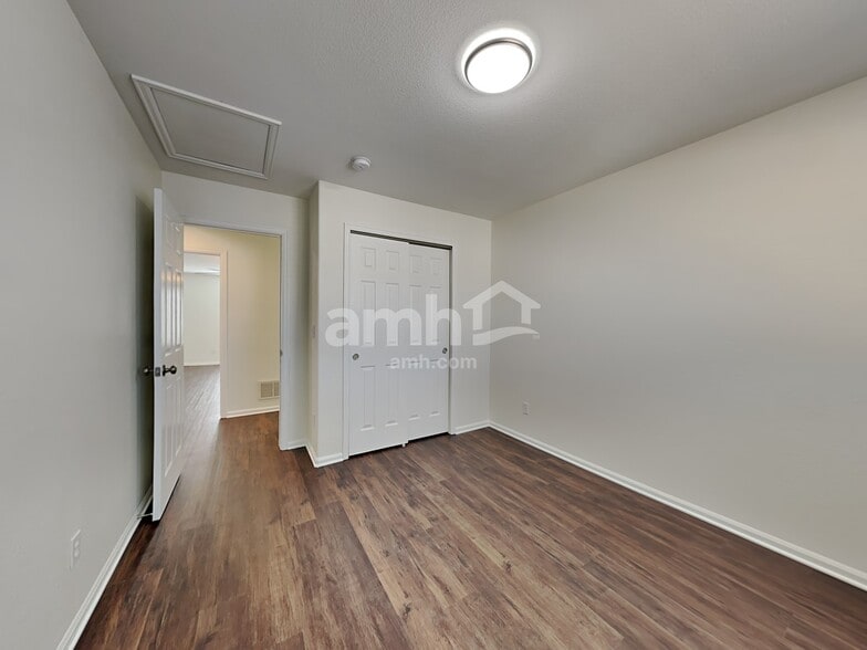 Building Photo - 485 Winebrook Way