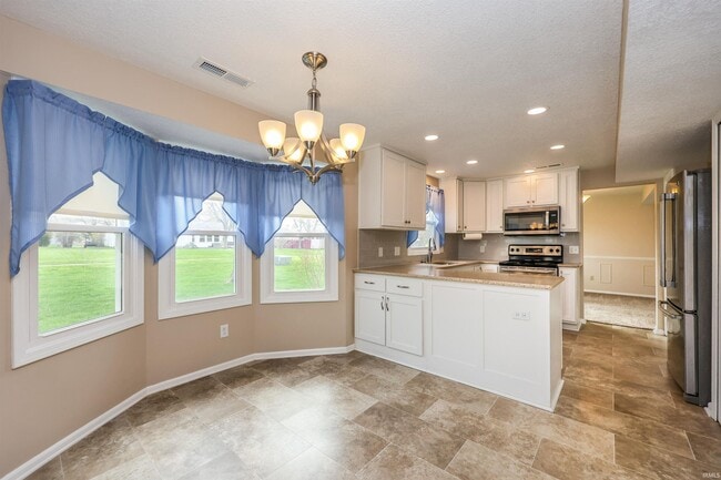 Building Photo - 7104 Tanbark Ln