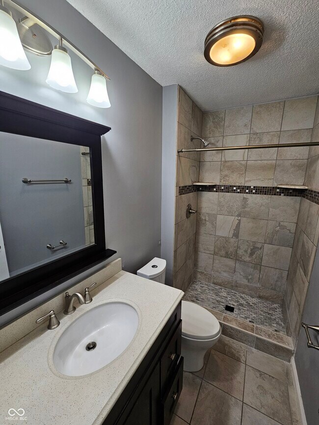 Building Photo - 3121 Shadow Brook Dr