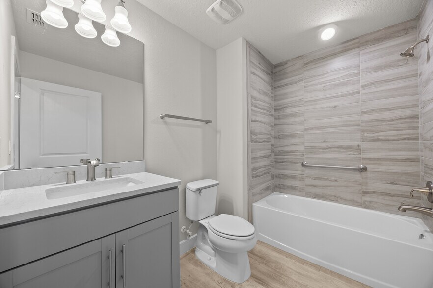 Building Photo - 10364 Shive Island Ct