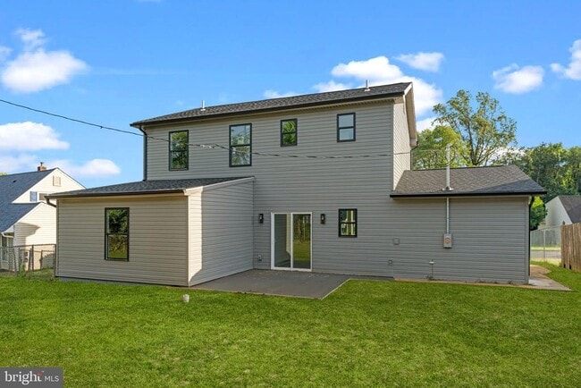 Building Photo - 28 Rocky Pool Ln