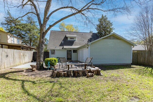 Building Photo - 504 Percival St