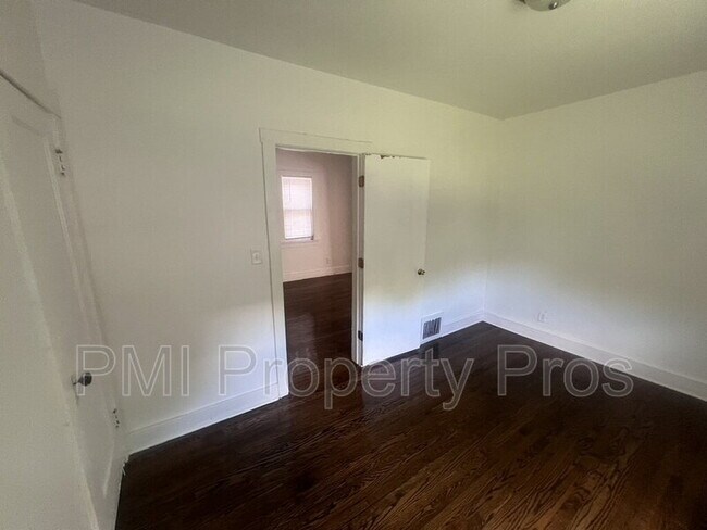 Building Photo - 3138 N 11th St