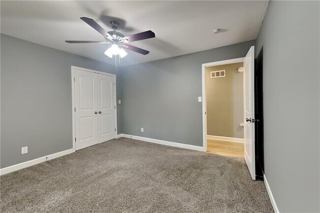 Building Photo - 3832 Meadow Ln
