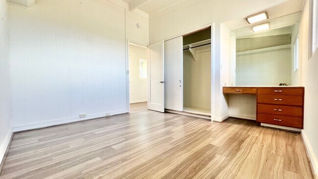 Building Photo - 4202A Sierra Dr
