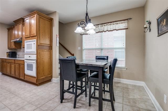 Building Photo - 14823 Blakehill Dr