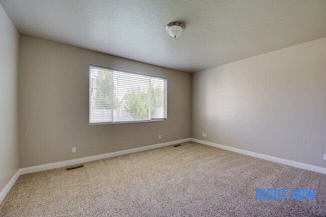 Building Photo - 4648 N Elisha Ave