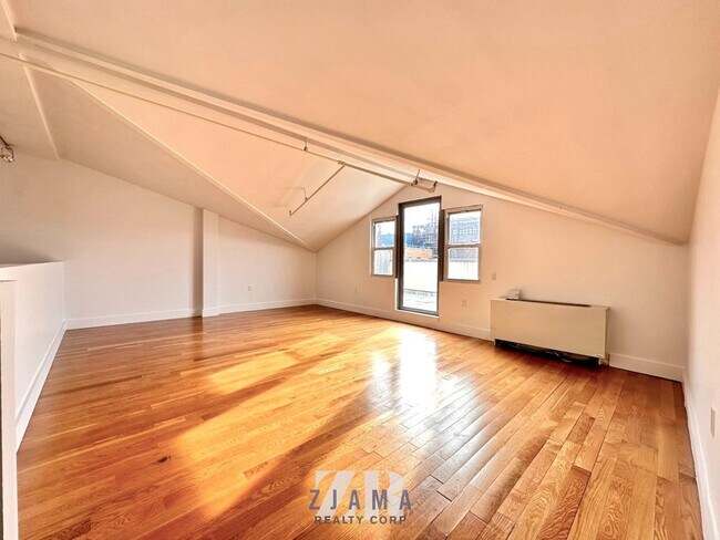 Building Photo - 836 Bergen St