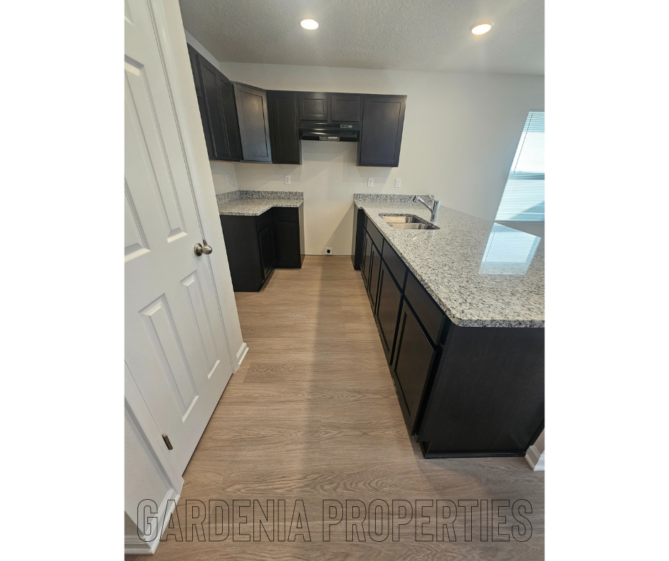 Building Photo - 1115 E 5th St