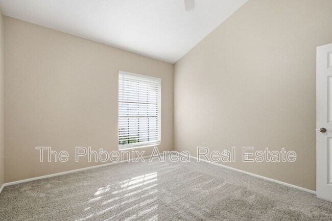 Building Photo - 1351 N Pleasant Dr