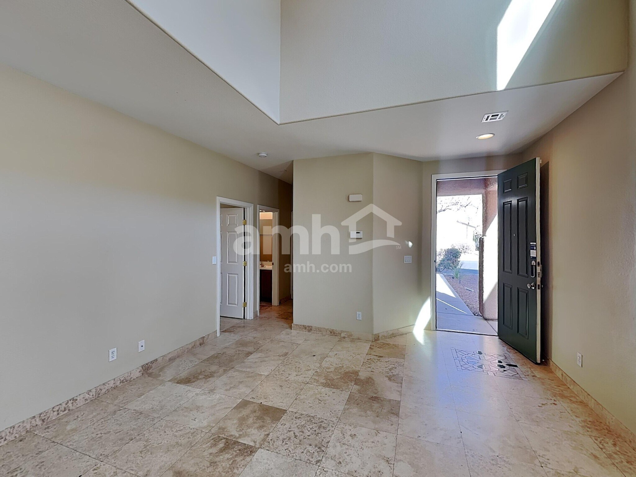 Building Photo - 6327 Hamilton Grove Ave