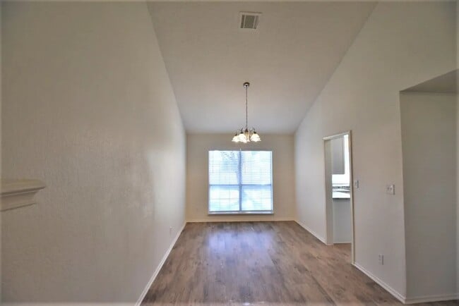 Building Photo - 4146 Hathaway Dr