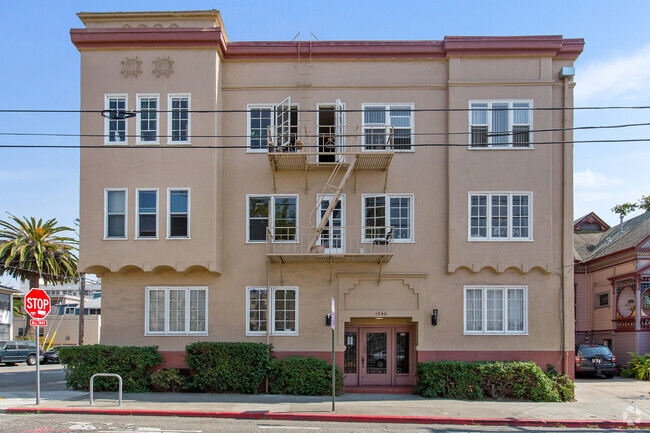 Building Photo - 1942 Channing Way