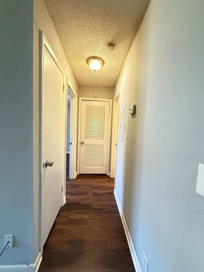 Building Photo - 1 Bed/ 1 Bath Condo!  Harding / Southern Hills Area!  Pets ok!