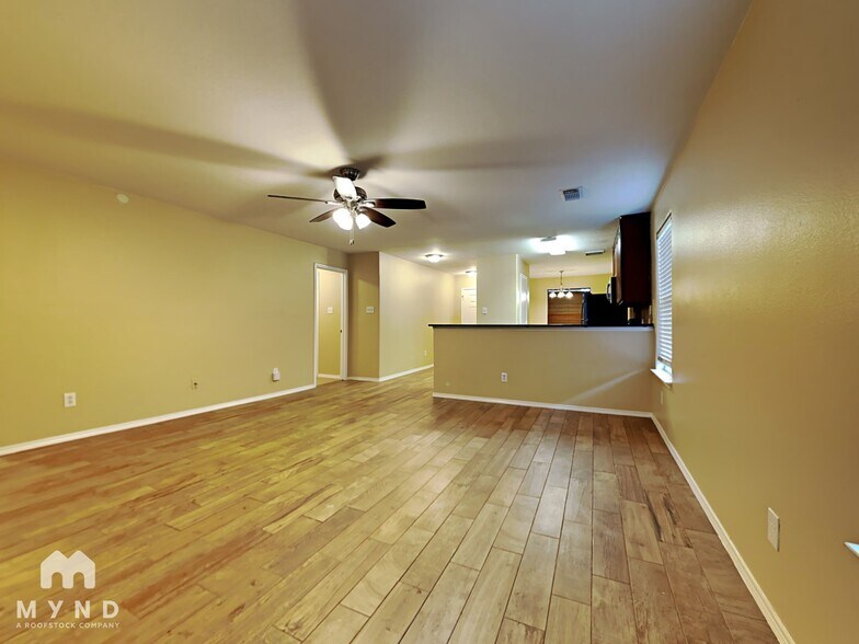 Building Photo - 635 Ashlen Dr
