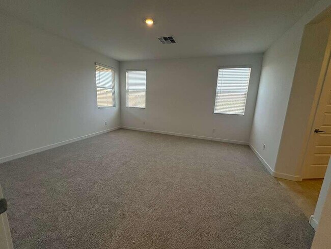 Building Photo - 4738 E Kenneth Ln