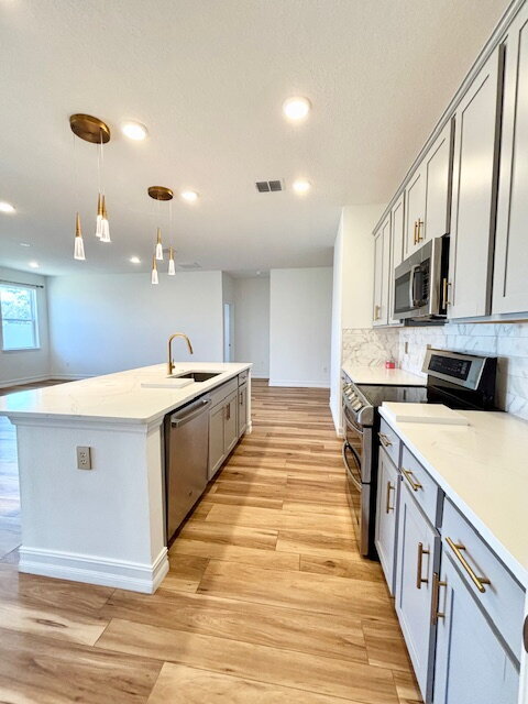 Building Photo - Now Leasing in Mascotte 4Bdrm 2Bath Open Concept – Don’t Miss This Home!