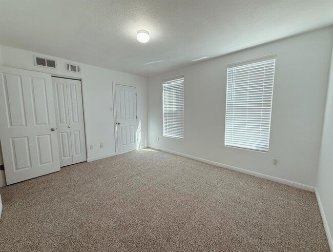 Building Photo - 130 Rush Haven