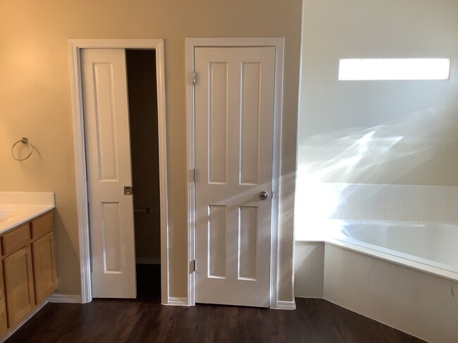 Building Photo - 3141 Zia St NE