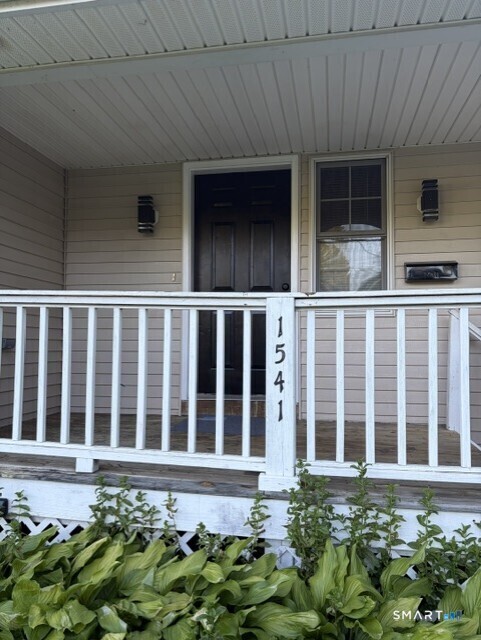 Building Photo - 1539 Farmington Ave