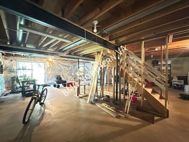 Building Photo - 10205 Daylily Ct