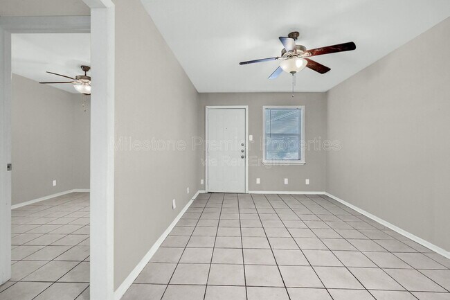 Building Photo - 816 S Crockett St