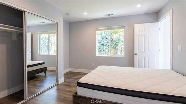 Building Photo - 8216 Encino Ave