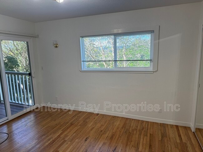 Building Photo - 395 Tabor Dr