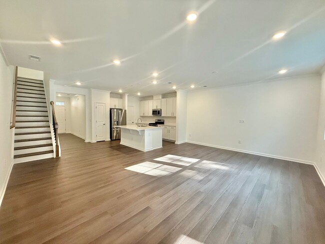 Building Photo - 132 Tree Moss Ct