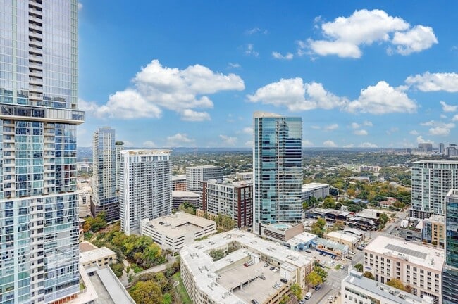 Building Photo - 360 Nueces St