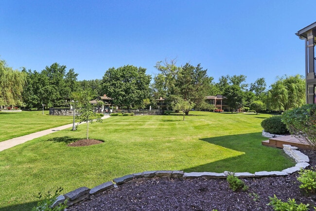 Building Photo - 31 Abbey Villa Cir