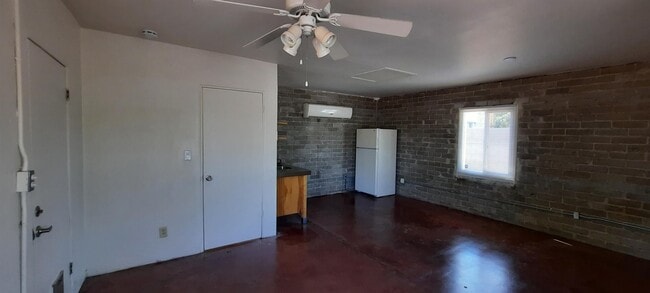 Building Photo - 1401 E Hubbell St